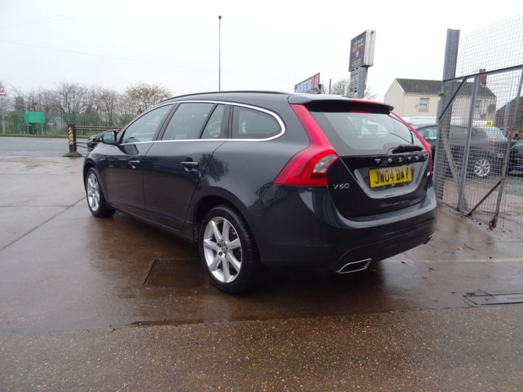 Used Volvo V60 2017 for sale - 77195612: Photo 3