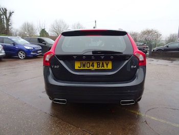 Used Volvo V60 2017 for sale - 77195612: Photo