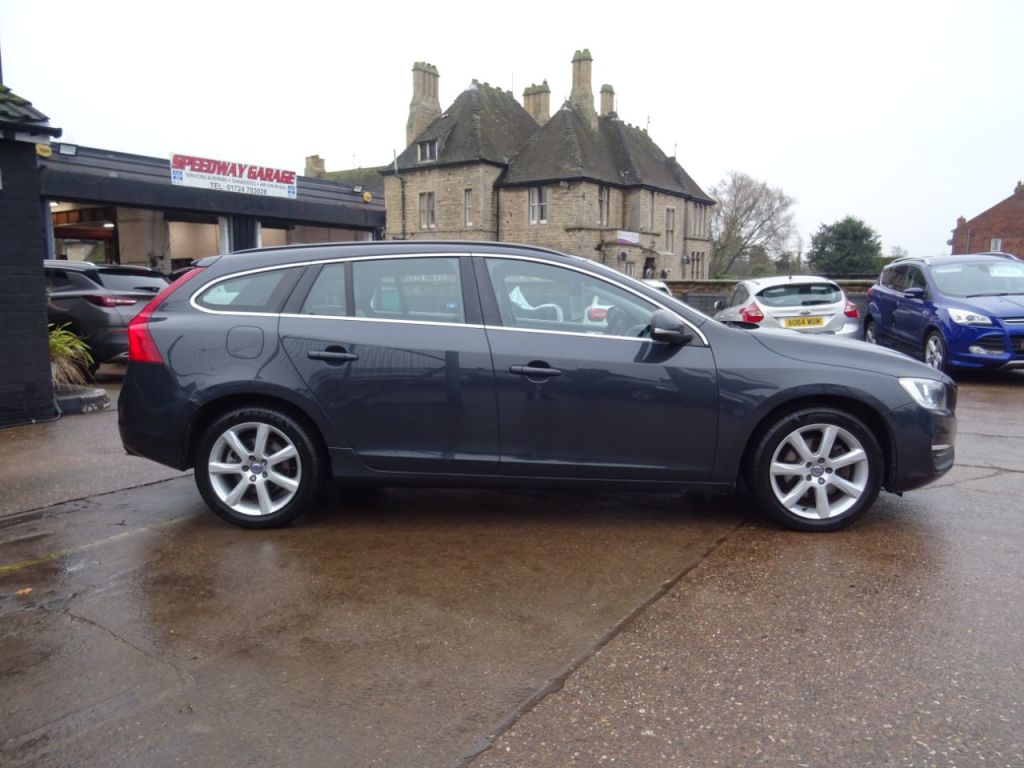 Used Volvo V60 2017 for sale - 77195612: Photo 6