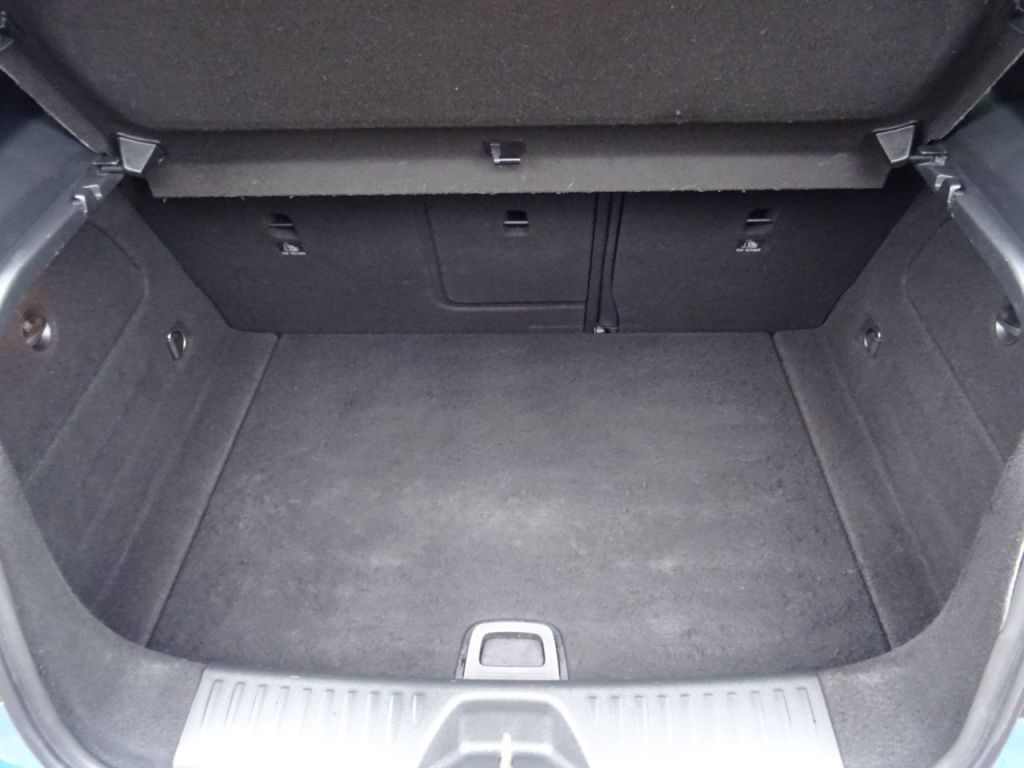 Used Mercedes-Benz A-Class 2014 for sale - 77245357: Photo 11