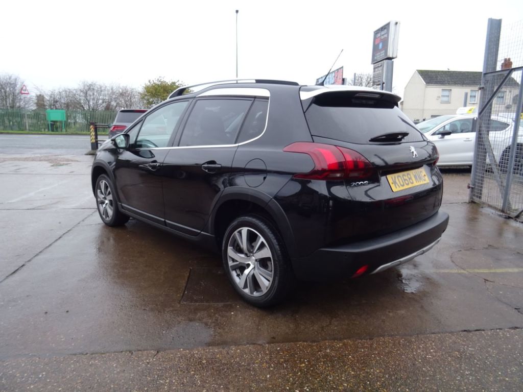 Used Peugeot 2008 2019 for sale - 76979609: Photo 3