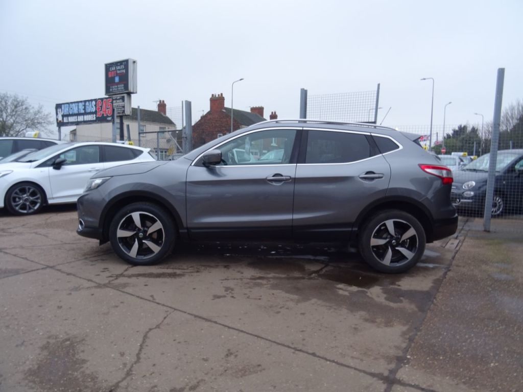 Used Nissan Qashqai 2015 for sale - 77417303: Photo 2
