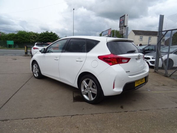 Used Toyota Auris 2013 for sale - 74915689: Photo 3