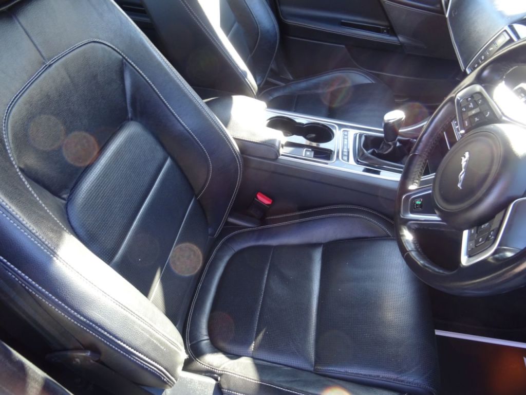 Used Jaguar XE 2017 for sale - 77382137: Photo 10