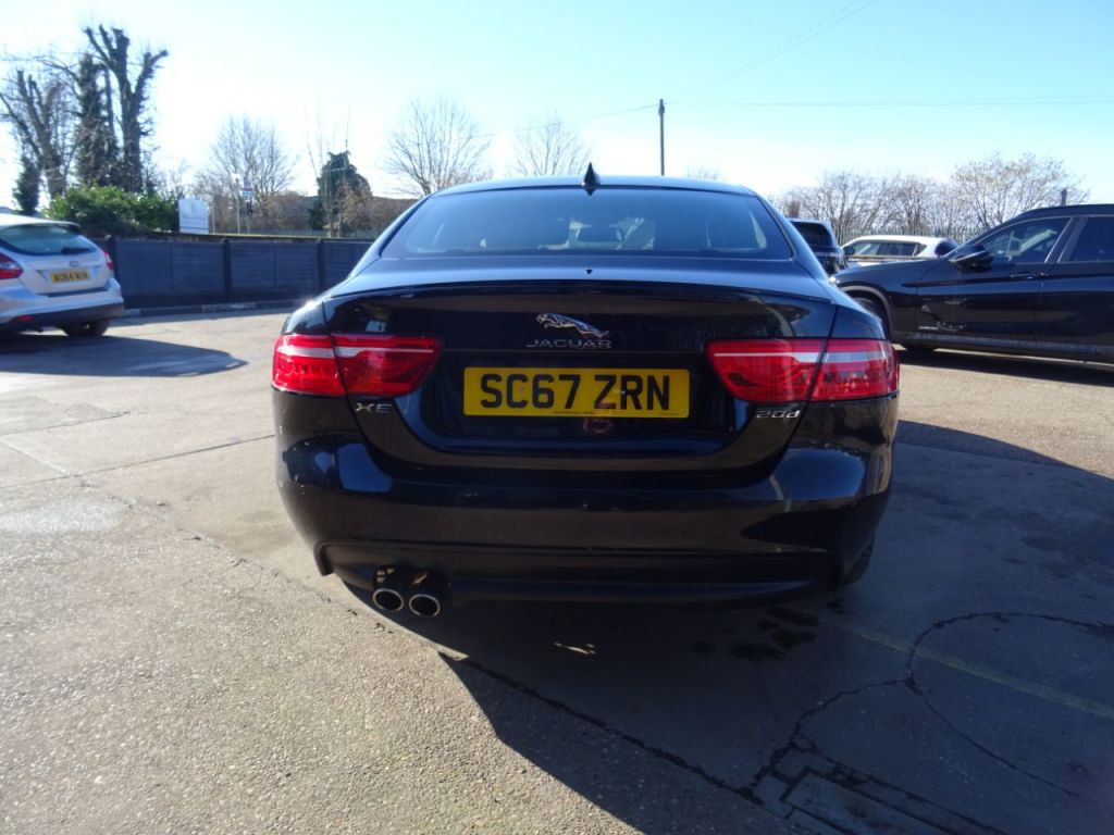Used Jaguar XE 2017 for sale - 77382137: Photo 4