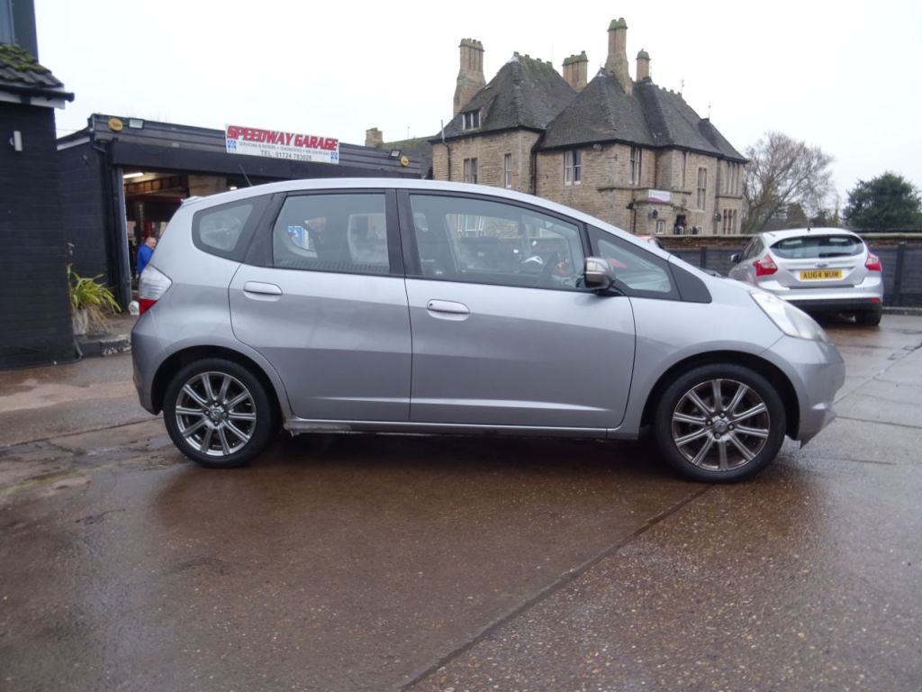Used Honda Jazz 2010 for sale - 77650232: Photo 7