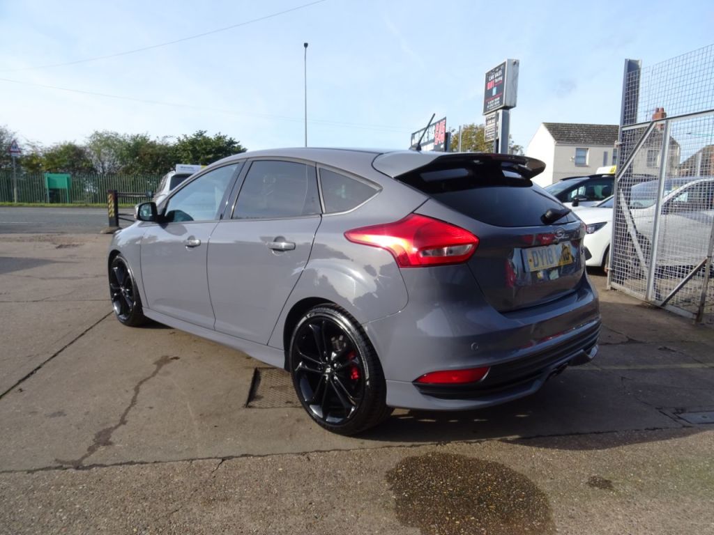 Used Ford Focus 2018 for sale - 76412299: Photo 3