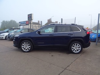 Used Jeep Cherokee 2015 for sale - 75330280: Photo