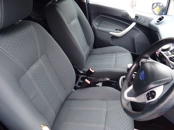 Used Ford Fiesta 2010 for sale - 76287081: Photo 9