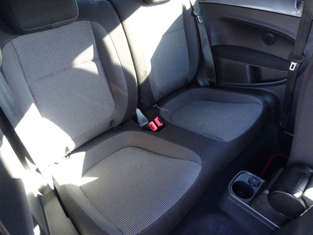 Used Volkswagen Beetle 2015 for sale - 77607957: Photo 10