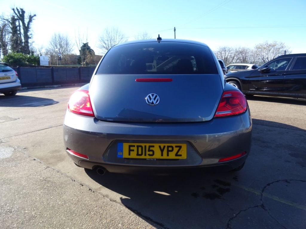 Used Volkswagen Beetle 2015 for sale - 77607957: Photo 4