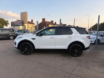Used Land Rover Discovery Sport 2017 for sale - 79421772: Photo