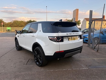 Used Land Rover Discovery Sport 2017 for sale - 79421772: Photo