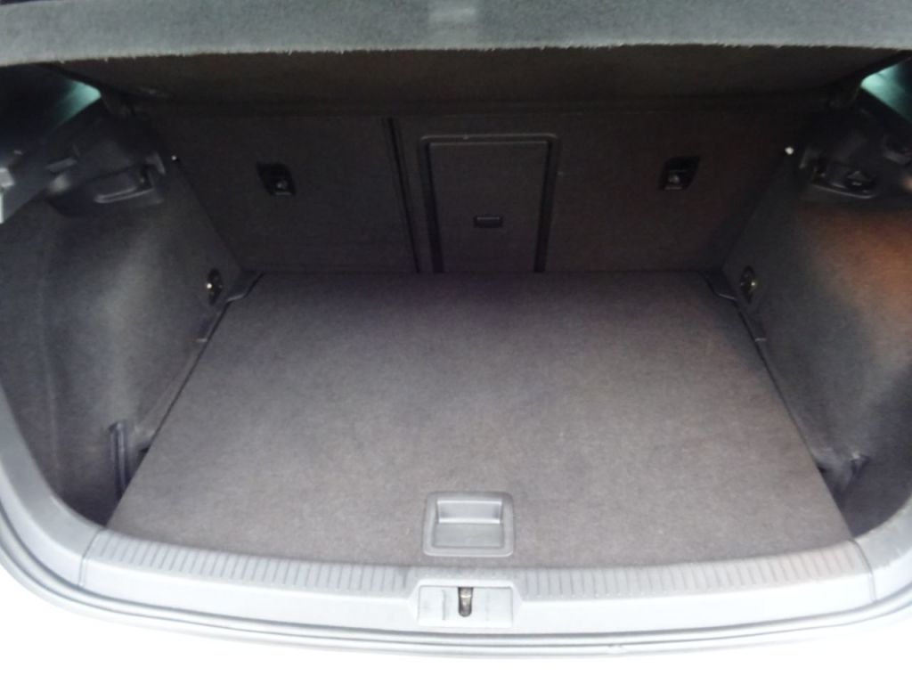 Used Volkswagen Golf 2014 for sale - 76016837: Photo 11