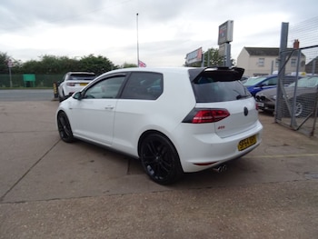 Used Volkswagen Golf 2014 for sale - 76016837: Photo