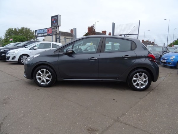 Used Peugeot 208 2016 for sale - 74832920: Photo 2