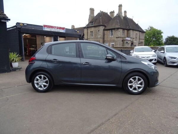 Used Peugeot 208 2016 for sale - 74832920: Photo 6