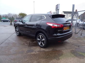 Used Nissan Qashqai 2015 for sale - 76922725: Photo