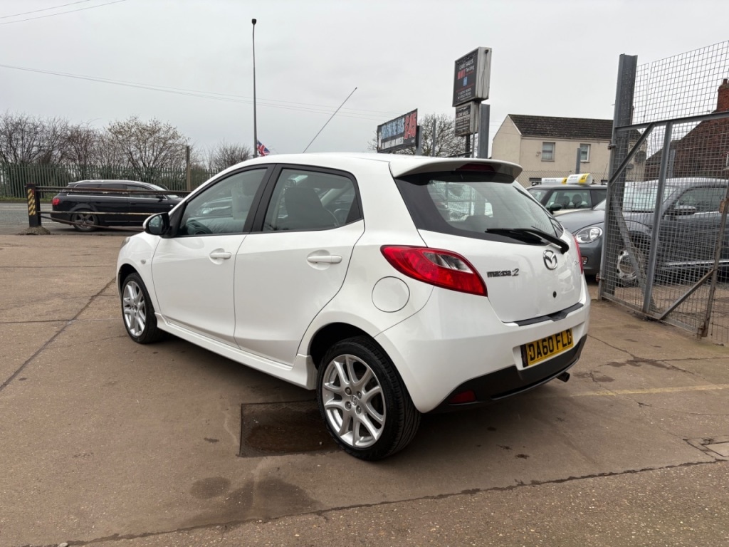 Used Mazda Mazda2 2011 for sale - 77830281: Photo 3