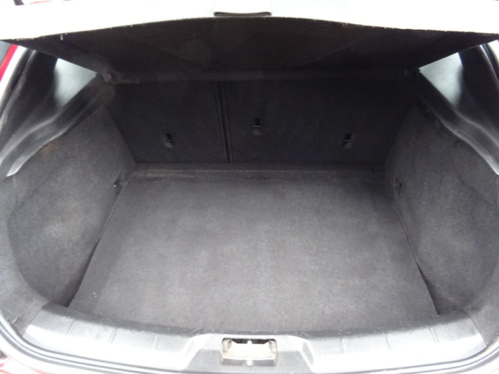 Used Volvo V40 2016 for sale - 77245362: Photo 11