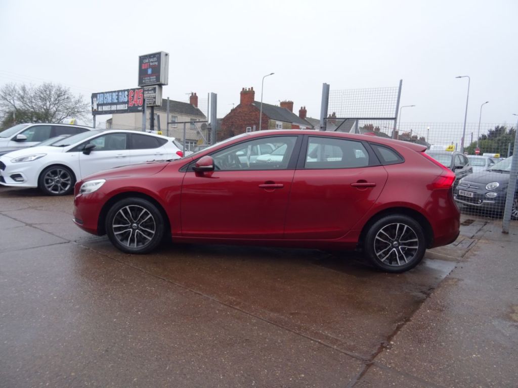 Used Volvo V40 2016 for sale - 77245362: Photo 2