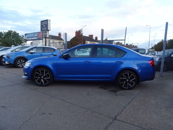 Used Skoda Octavia 2020 for sale - 75384401: Photo 2