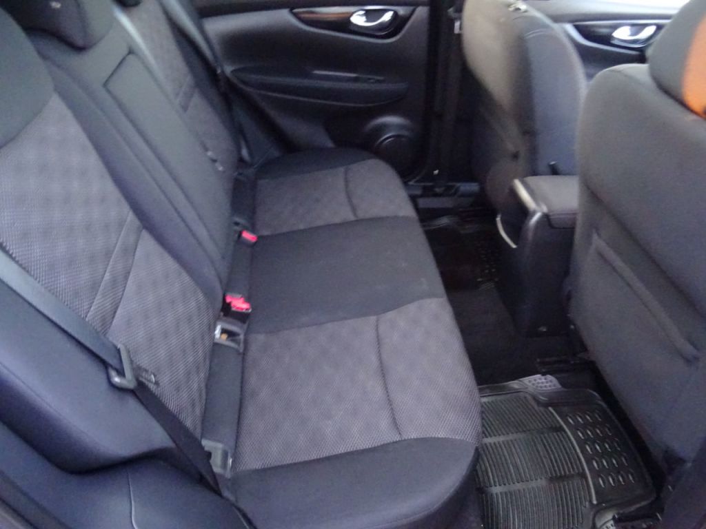 Used Nissan Qashqai 2015 for sale - 77945883: Photo 10