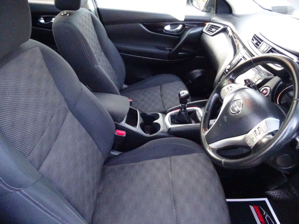 Used Nissan Qashqai 2015 for sale - 77945883: Photo 9