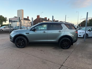 Used Land Rover Discovery Sport 2016 for sale - 79629952: Photo