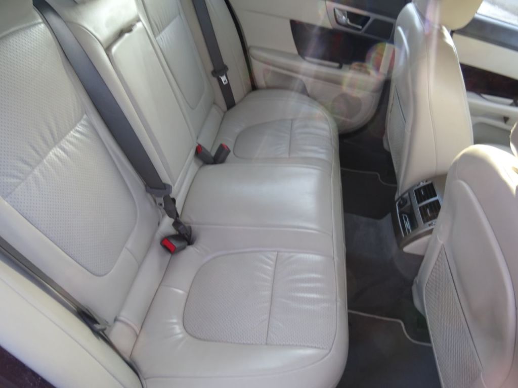 Used Jaguar XF 2011 for sale - 76697993: Photo 10