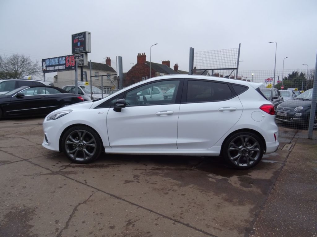 Used Ford Fiesta 2019 for sale - 77195610: Photo 2