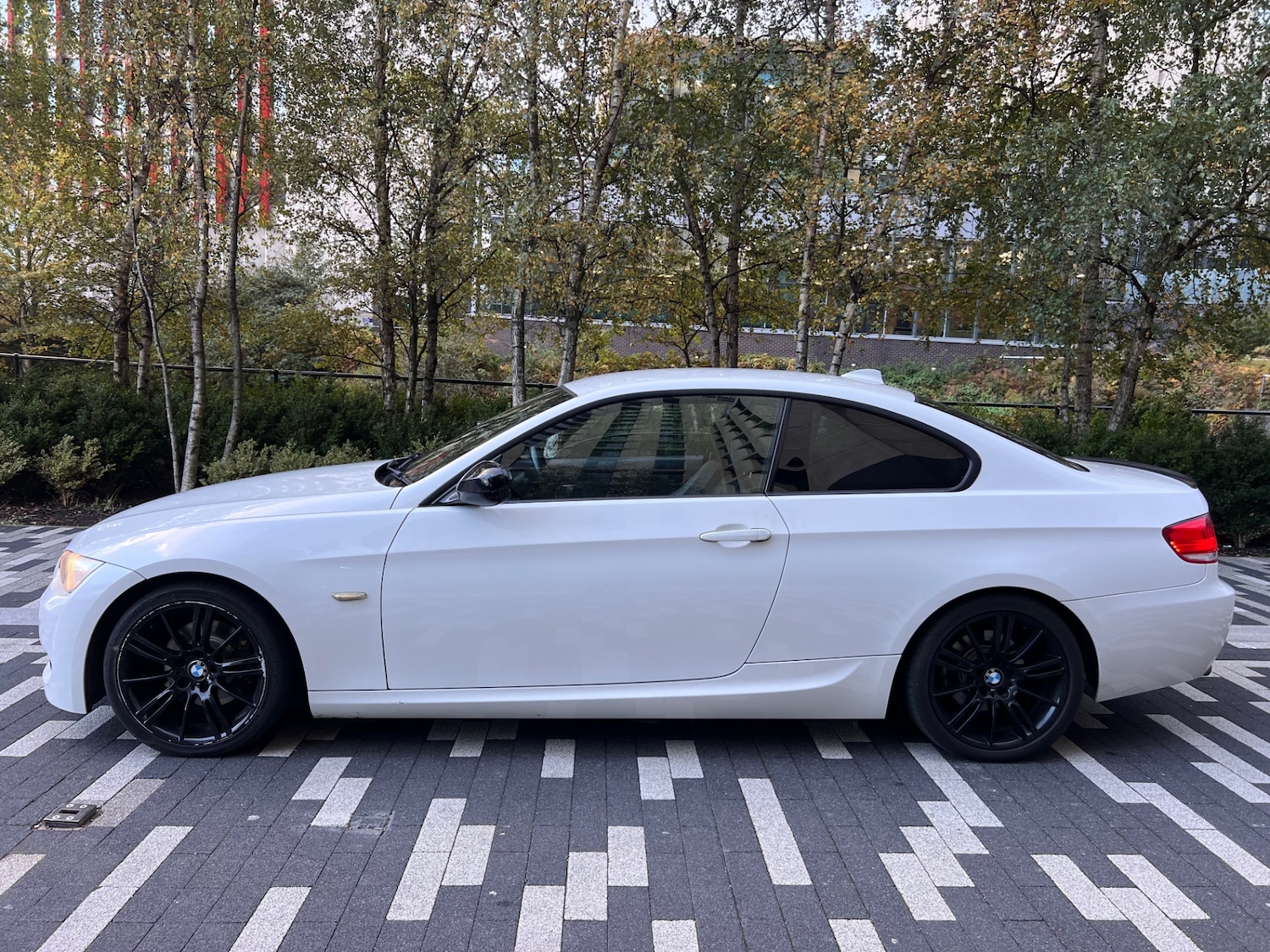 Used BMW 3 Series 2010 for sale - 76325861: Photo 1