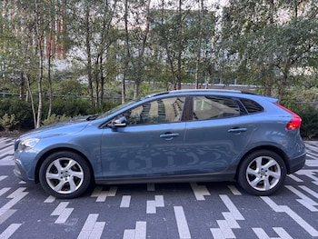 Used Volvo V40 2013 for sale - 76098995: Photo