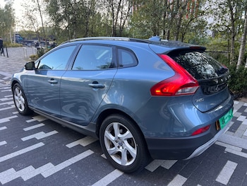 Used Volvo V40 2013 for sale - 76098995: Photo