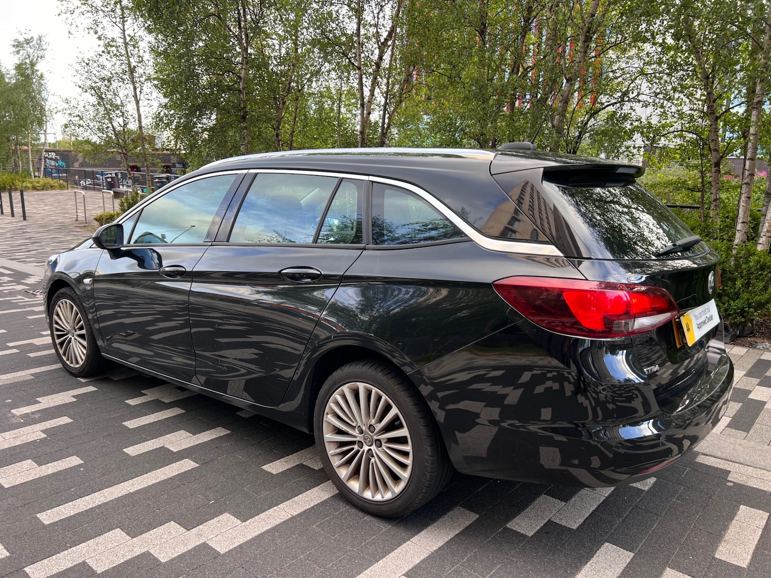 Used Vauxhall Astra 2017 for sale - 76407794: Photo 2