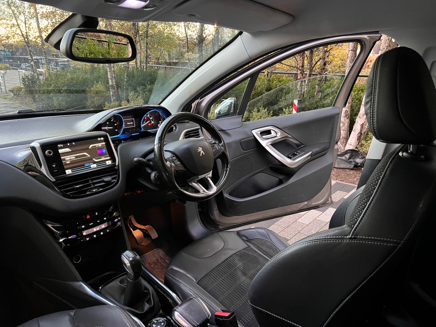 Used Peugeot 2008 2014 for sale - 76473953: Photo 12