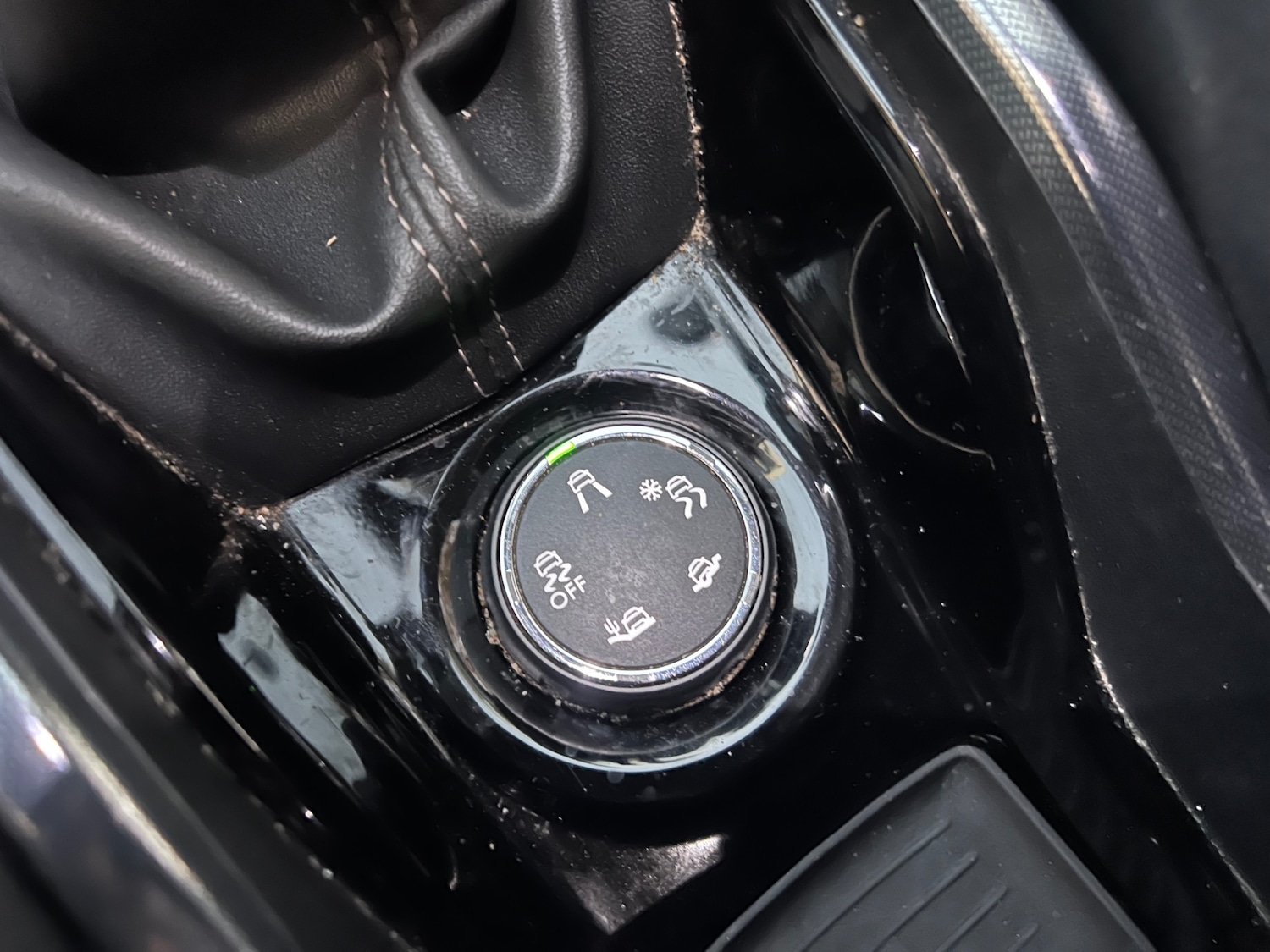 Used Peugeot 2008 2014 for sale - 76473953: Photo 14