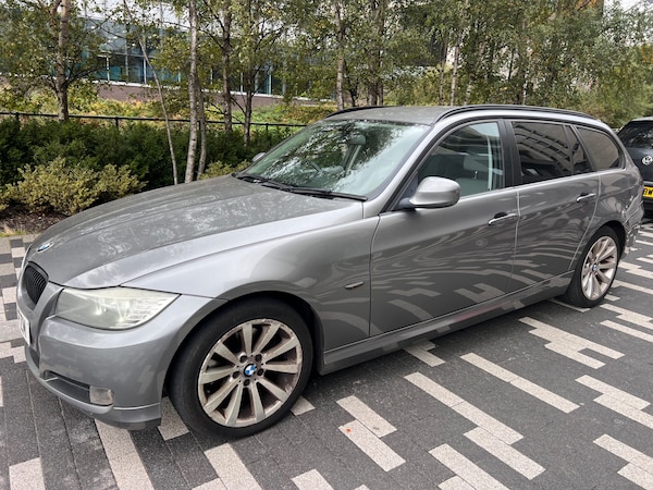 Used BMW 3 Series 2010 for sale - 76212217: Photo 2