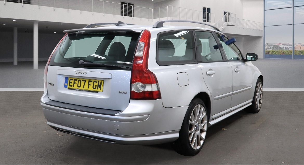 Used Volvo V50 2007 for sale - 76473941: Photo 2