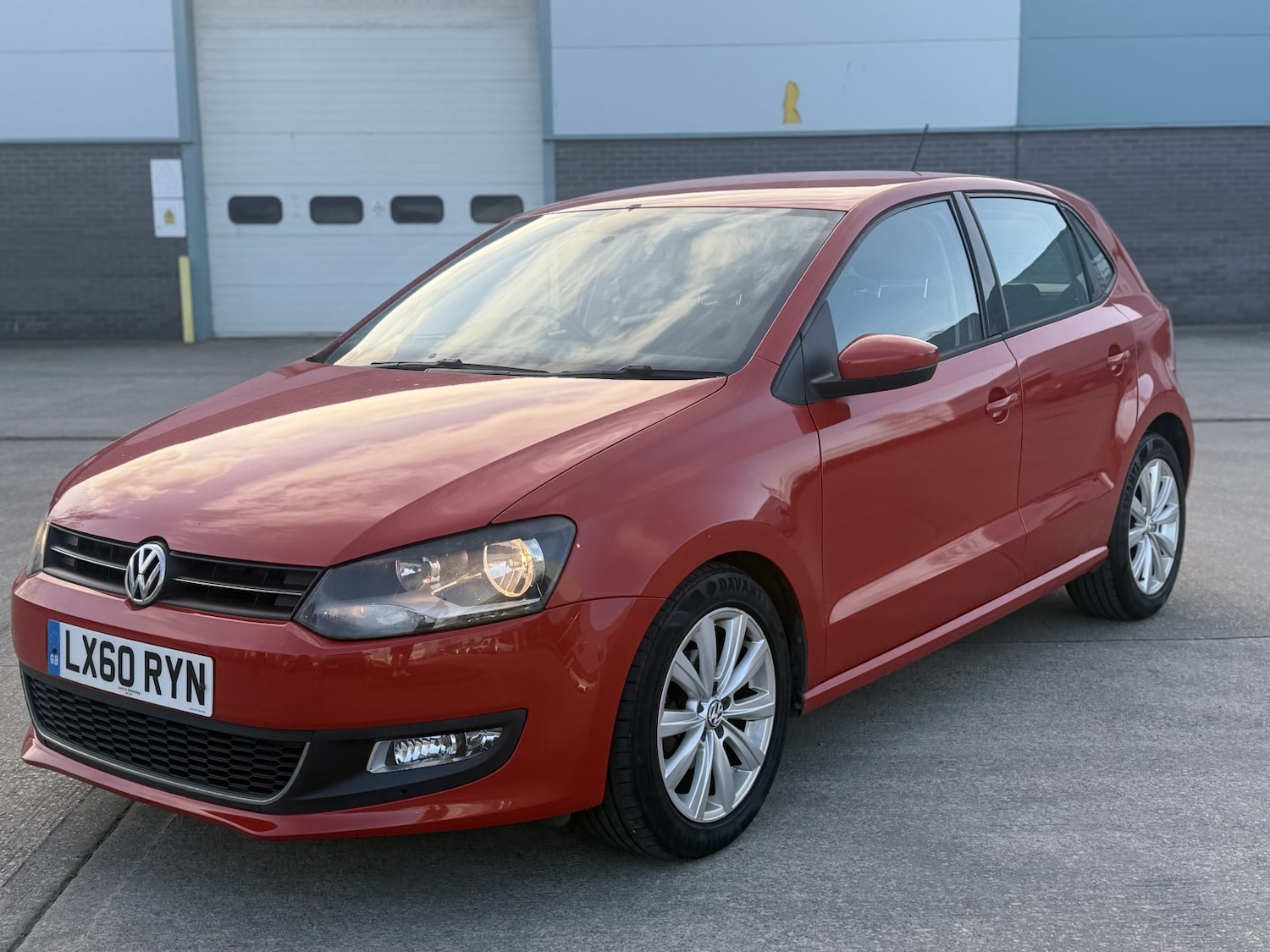 Used Volkswagen Polo 2010 for sale - 77844930: Photo 2