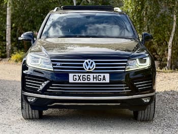 Used Volkswagen Touareg 2016 for sale - 79556897: Photo