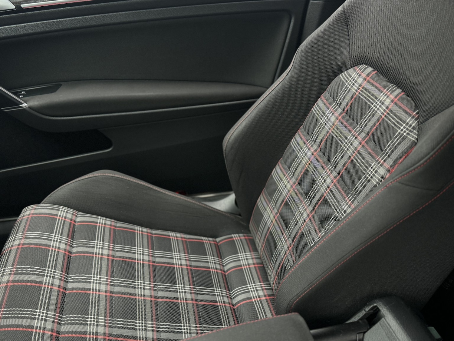 Used Volkswagen Golf 2014 for sale - 77240307: Photo 16