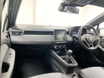 Used Renault Clio 2024 for sale - 74946743: Photo