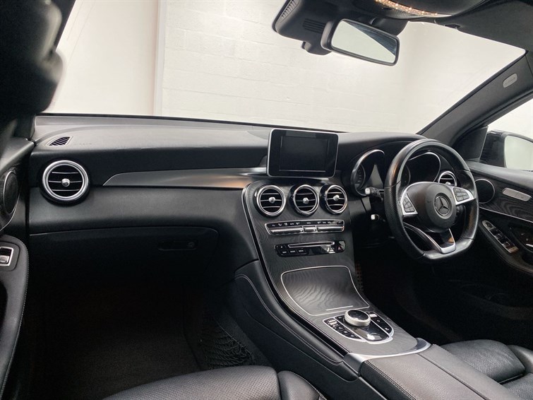 Used Mercedes-Benz GLC 2018 for sale - 77210643: Photo 2