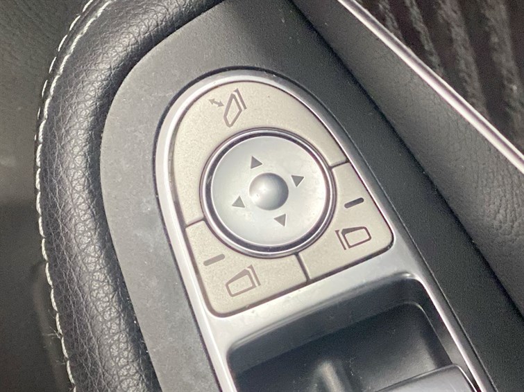 Used Mercedes-Benz GLC 2018 for sale - 77210643: Photo 34