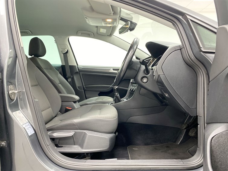 Used Volkswagen Golf 2019 for sale - 77210595: Photo 32