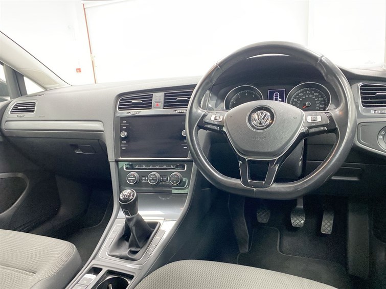 Used Volkswagen Golf 2019 for sale - 77210595: Photo 33