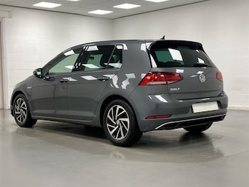 Used Volkswagen Golf 2019 for sale - 77210595: Photo