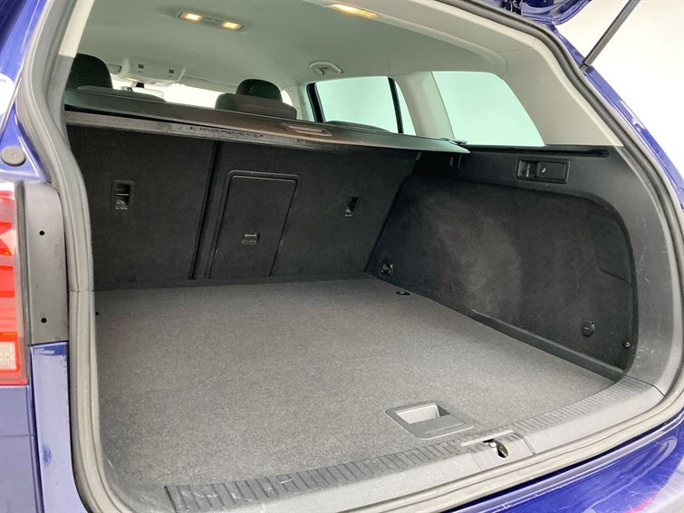 Used Volkswagen Golf 2020 for sale - 77697709: Photo 65