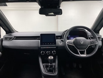Used Renault Clio 2024 for sale - 78575395: Photo